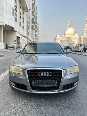 2010 اودي آي ٨ in dubai