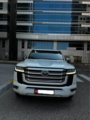 2022 تويوتا لاند كروزر in dubai