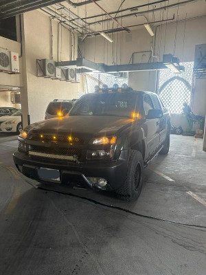 2002 Chevrolet Avalanche in dubai