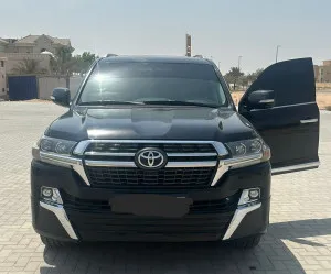 2021 تويوتا لاند كروزر in dubai