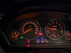 2015 بي أم دابليو الفئة - 3