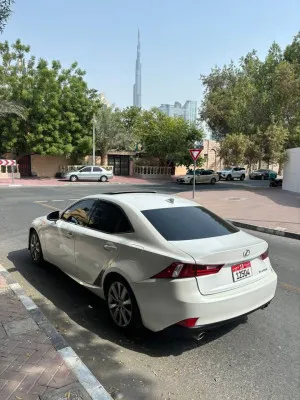 2016 لكزس اي اس