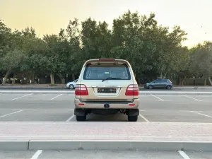 2004 Toyota Land Cruiser