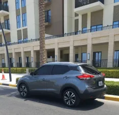 2020 Nissan KICKS