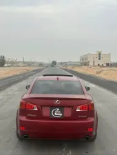 2010 لكزس اي اس
