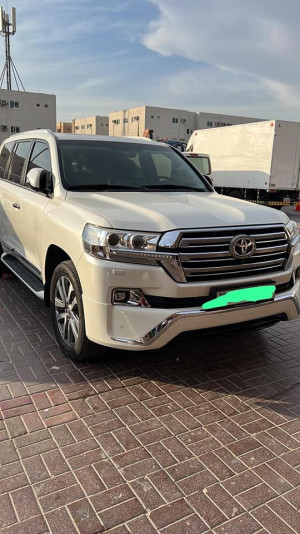 2017 Toyota Land Cruiser in dubai