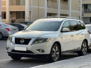 2014 نيسان باثفايندر  in dubai