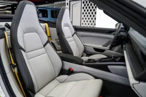 2025 Porsche 911 Carrera