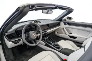 2025 Porsche 911 Carrera