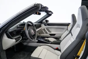 2025 Porsche 911 Carrera