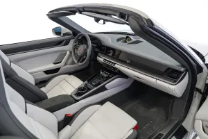 2025 Porsche 911 Carrera