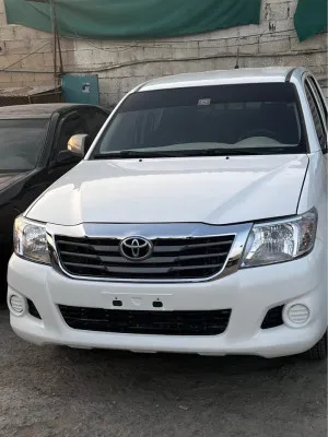 2013 Toyota Hilux in dubai