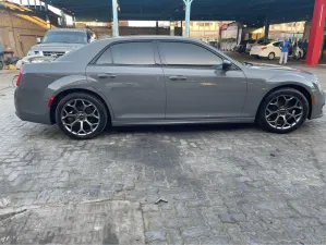2017 Chrysler 300