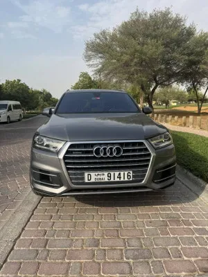2016 Audi Q7 in dubai