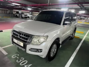 2015 ميتسوبيشي باجيرو in dubai