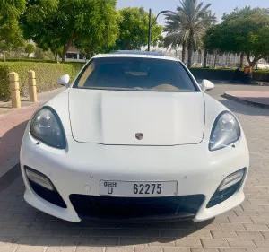 2013 Porsche Panamera in dubai