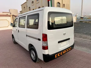 2016 دايهاتسو شاراد