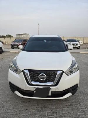 2017 نيسان كيكس in dubai