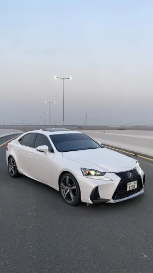 2018 لكزس أي أس ٣٠٠ in dubai