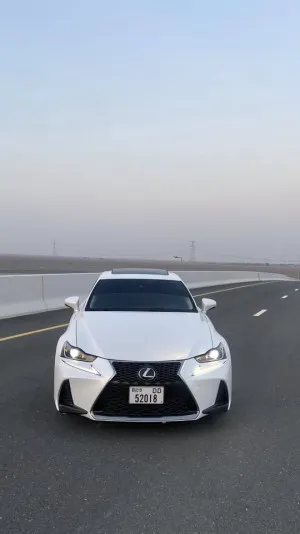2018 لكزس أي أس ٣٠٠