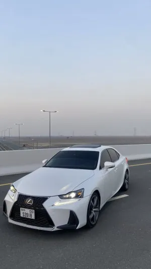 2018 لكزس أي أس ٣٠٠