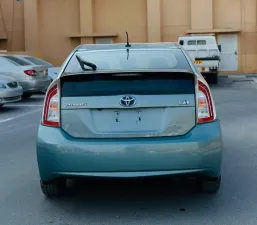 2013 تويوتا بريوس