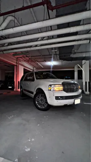 2008 Lincoln Navigator in dubai