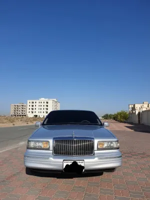 1997 Lincoln Town Car in dubai