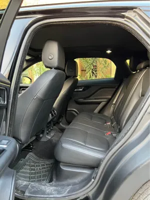 2017 جاكوار اف بيس