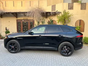 2017 جاكوار اف بيس