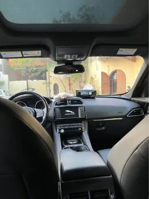 2017 جاكوار اف بيس