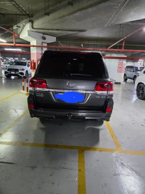 2020 Toyota Land Cruiser