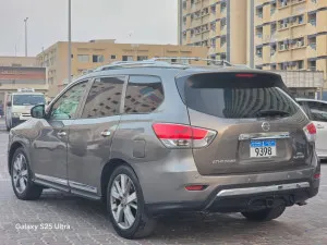 2013 نيسان باثفايندر 