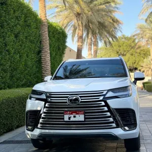 2022 Lexus LX600 in dubai