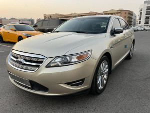 2012 Ford Taurus in dubai