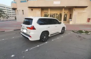 2018 لكزس أل أكس ٥٧٠