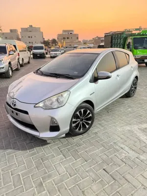 2014 تويوتا بريوس in dubai