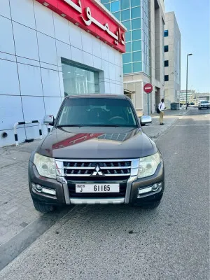 2015 ميتسوبيشي باجيرو in dubai