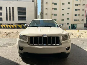 2012 Jeep Grand Cherokee in dubai