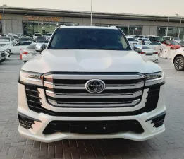 2024 تويوتا لاند كروزر in dubai