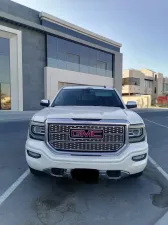 2017 GMC Sierra in dubai