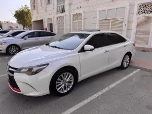 2017 تويوتا كامري in dubai