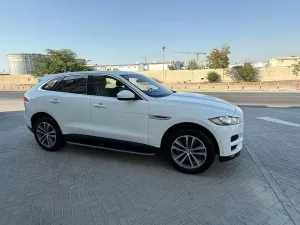 2017 جاكوار اف بيس