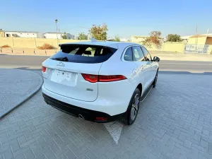 2017 جاكوار اف بيس