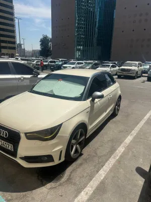 2012 اودي آي ١