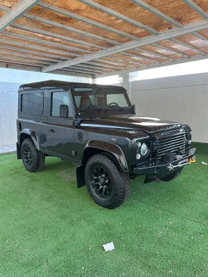 2016 Land Rover Defender in dubai