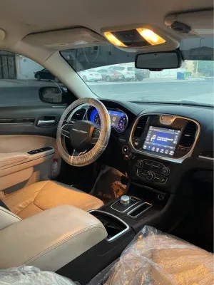 2018 كرايسلر ٣٠٠