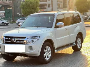 2013 ميتسوبيشي باجيرو in dubai