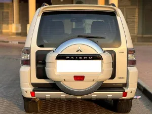 2013 ميتسوبيشي باجيرو