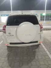 2011 تويوتا راف ٤